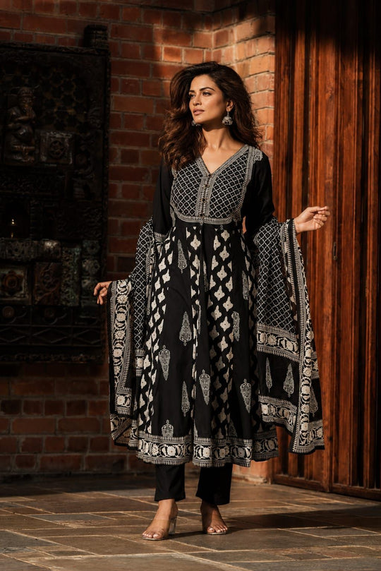 Black Printed Flared Cotton Kurta Pant Dupatta Set, view 1