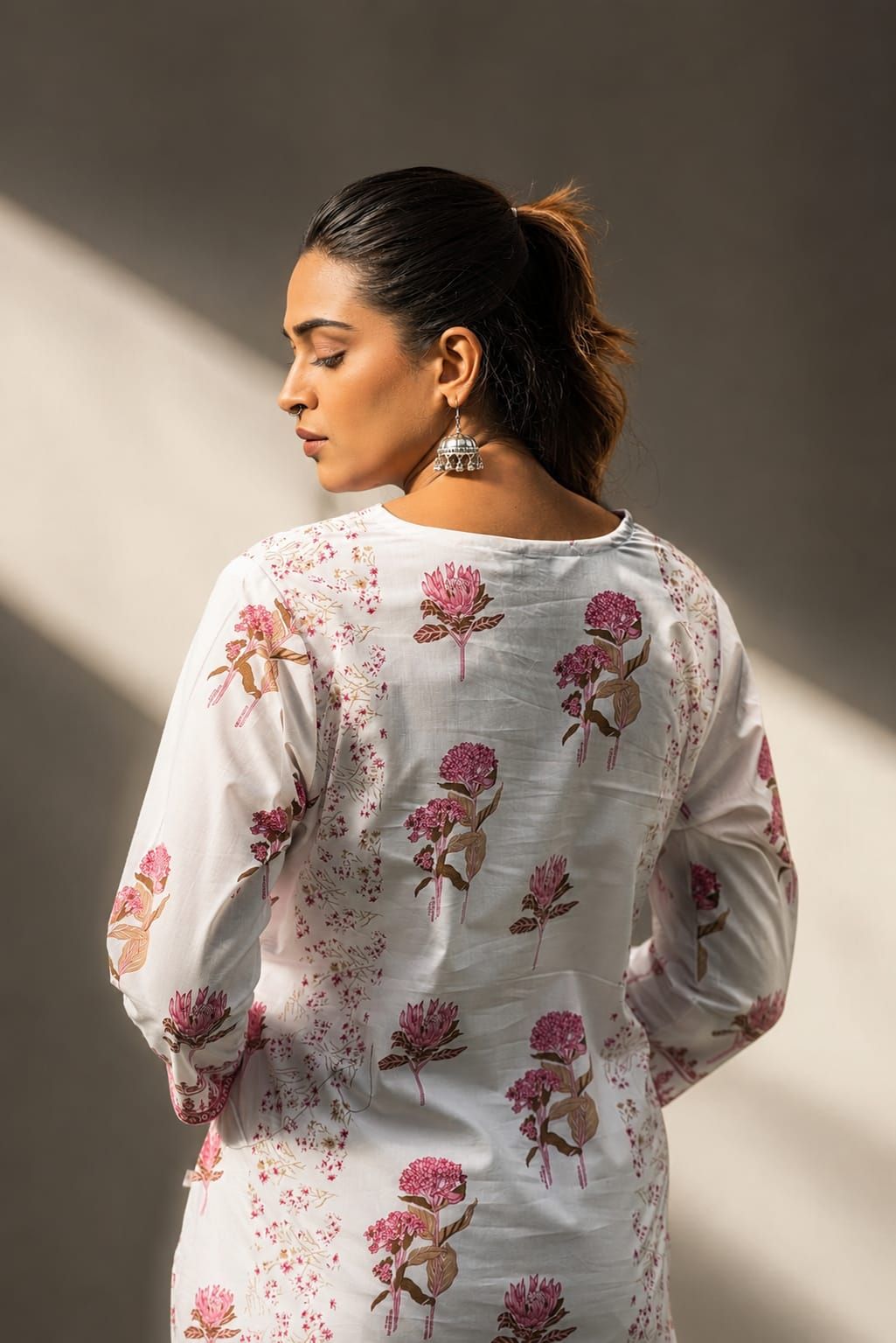 White & Pink Floral Printed Cotton Straight Kurta Pant Set, view 7